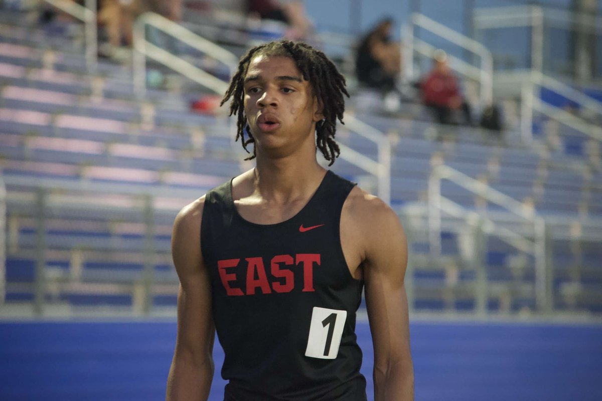 State qualifier🎟️
Open 100
4x200 
#trackandfield #statetrack
