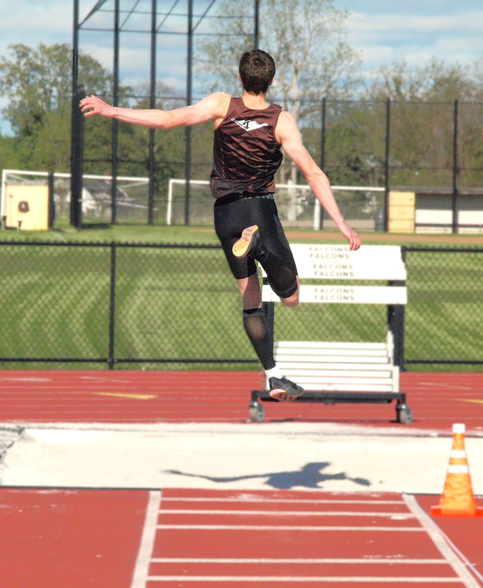 Wayne Finger Lakes D2 Championship at South Seneca: Nice performances from our jumpers! Treasure, Liam, Xander! <a href="/FlowerCityTrack/">CoachJohnson</a> <a href="/ERBombers/">ER Bombers Athletics</a>