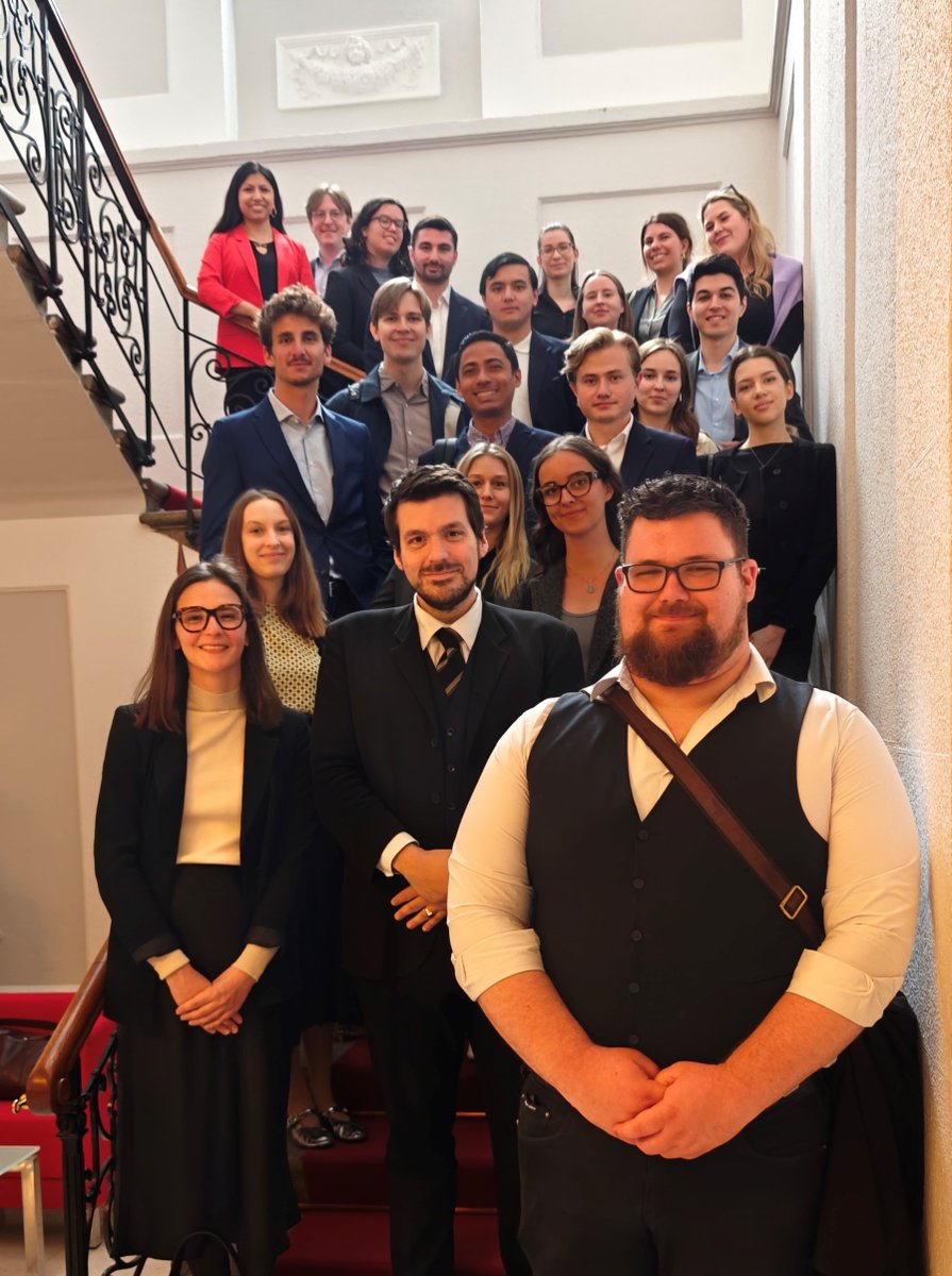 AustriainSRB's tweet photo. Seit 20+ Jahren führt @DA_vienna Studienreisen in den #Westbalkan durch.Auch heuer durften wir wieder engagierte Studierende begrüßen &amp; spannende Einblicke ermöglichen. Danke an AM @markodjuric für seinen Vortrag zu  🇷🇸 außenpolit. Prioritäten &amp; an die serb. Dipl. Akad.#Diplomacy https://t.co/kTpYZT4np8