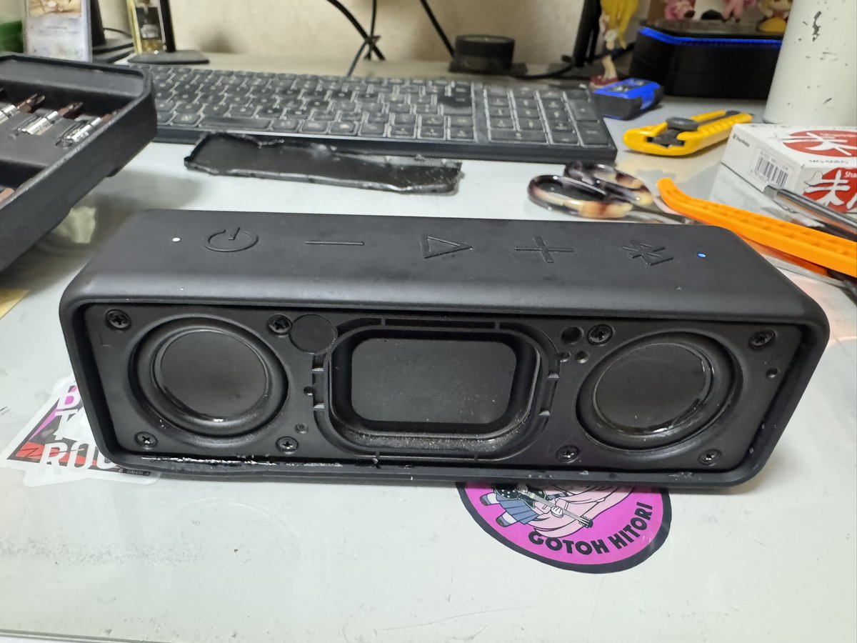 pukiripu's tweet photo. ankerのsound core2のバッテリーの調子悪いから、半月かけて中国からバッテリー輸入して交換した😆
うまくいきました👍🏻
#Anker #soundcore2 #バッテリー交換 https://t.co/HGvtOWy6F7