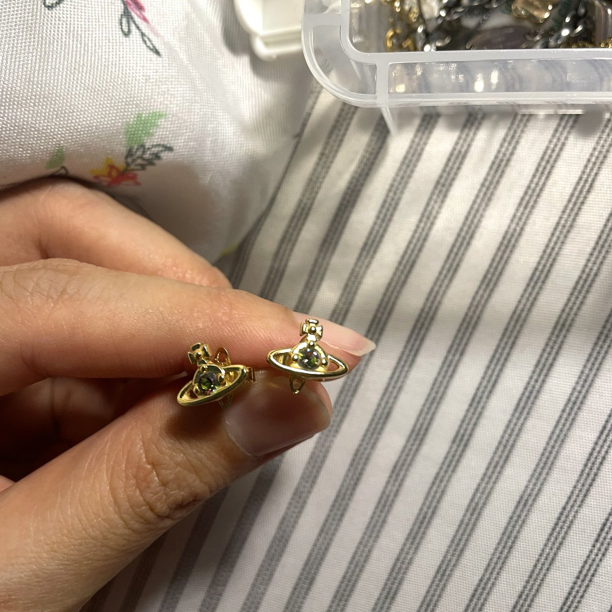 ชีสวยจริง เพื่อนบอกว่ามัน eye catching สุดๆ  อยากได้เพชรทุกสี #bonjourรีวิว