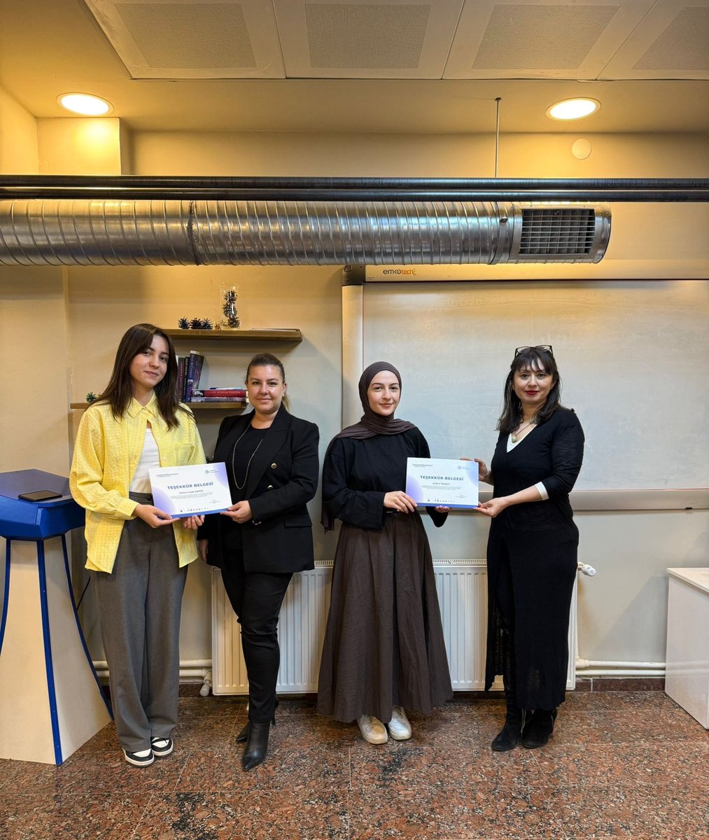 KUDAKAF'25 kapsamında bizimle çalışan gönüllü arkadaşlarımıza teşekkür belgelerini takdim ettik. Emekleri için öğrenci arkadaşlarımıza teşekkür ediyoruz.