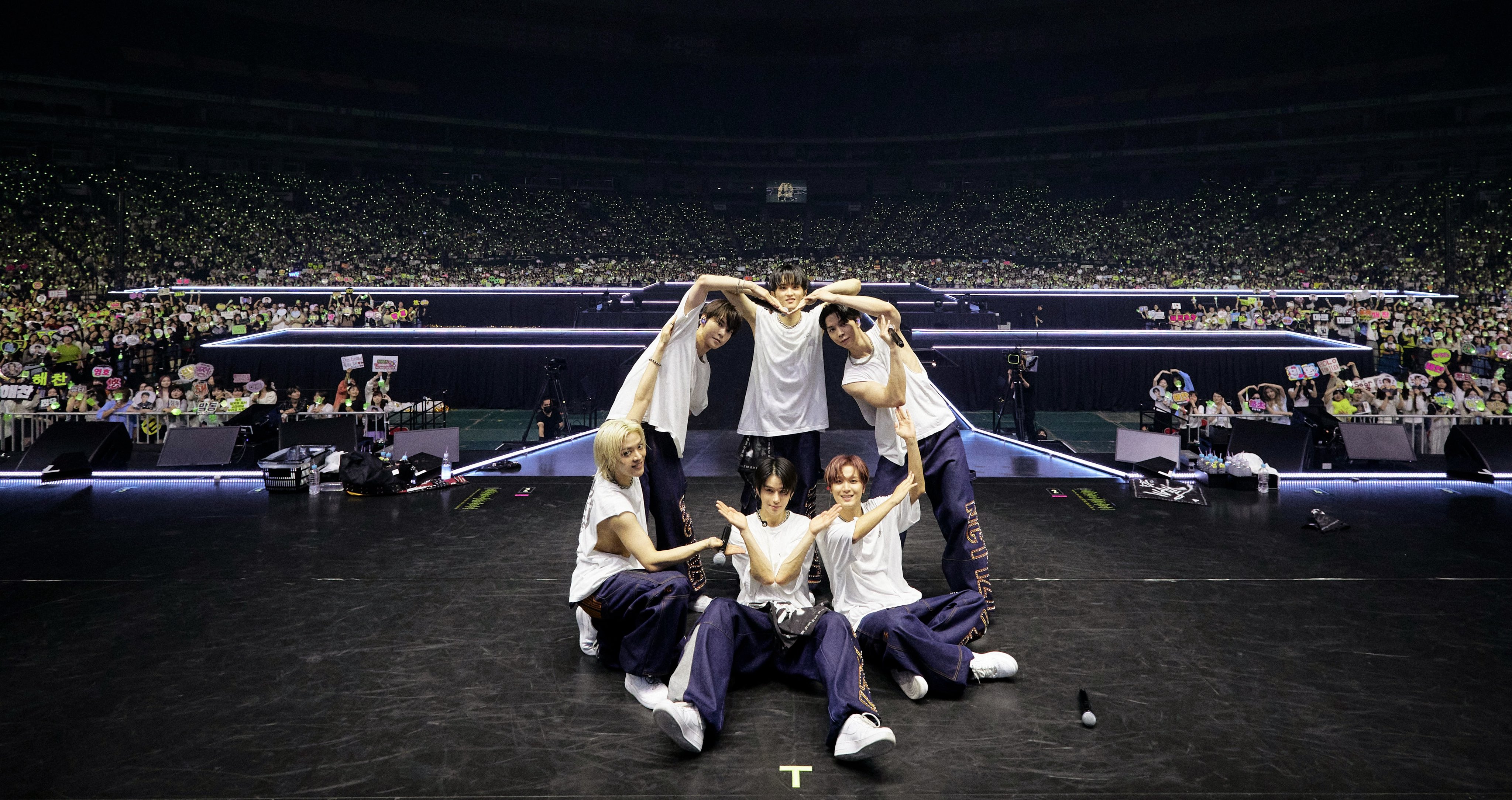 Amazon.com: NCT 127 3RD TOUR 'NEO CITY : JAPAN - THE UNITY