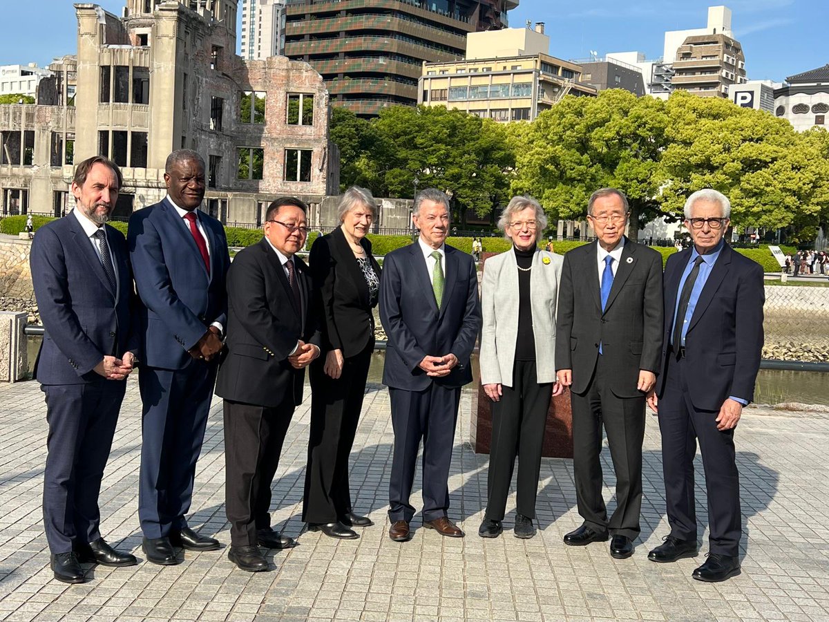 DenisMukwege's tweet image. 🇯🇵 Nous avons tenu la dernière réunion du Conseil d’administration @TheElders à #Hiroshima pour rendre hommage aux survivants de la bombe atomique,  inciter les dirigeants à redynamiser leurs efforts en faveur du désarmement nucléaire et réaffirmer notre soutien à l’éradication…