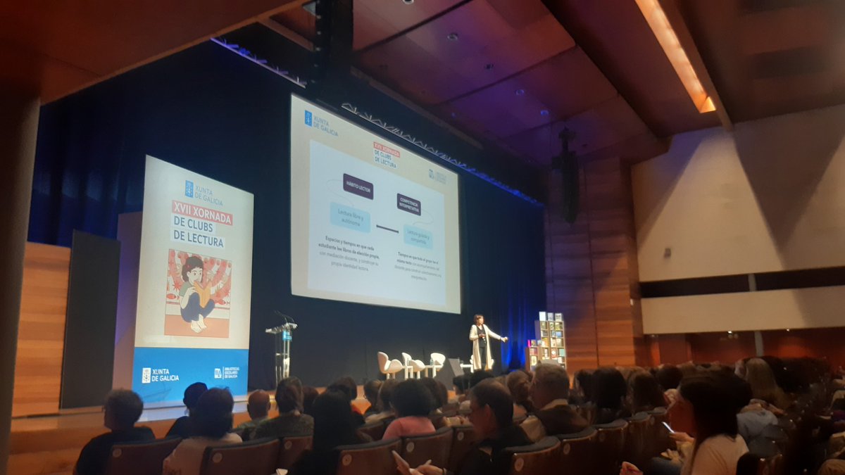 #XCL25 comezamos coa sesión de tarde con Guadalupe Jover. Falando de construir comunidades lectoras e e culturais... 📚
#bescolaresgalabertas