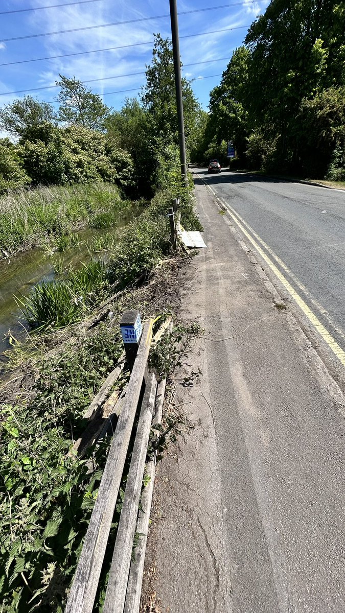 CllrCJBloomer's tweet photo. Many of you will of seen the damaged fence at Tescos in Cirencester. This has been reported and will be fixed by Cotswold District Council. Thank you to the staff at Tescos for notifying me as councillor. I popped up earlier to take a look… the car has now been removed. https://t.co/kBGeV6hhS1