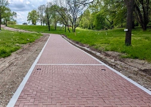 plasticmakers's tweet photo. We joined with @EWBUSA to unveil a restored access road at the historic Greenwood Cemetery in St. Louis. 

It's part of a $1 million commitment  to help uplift underserved communities. 

#plastics #MO #StLouis 

https://t.co/KzGjsJm9mW https://t.co/YH0SeCzCEi