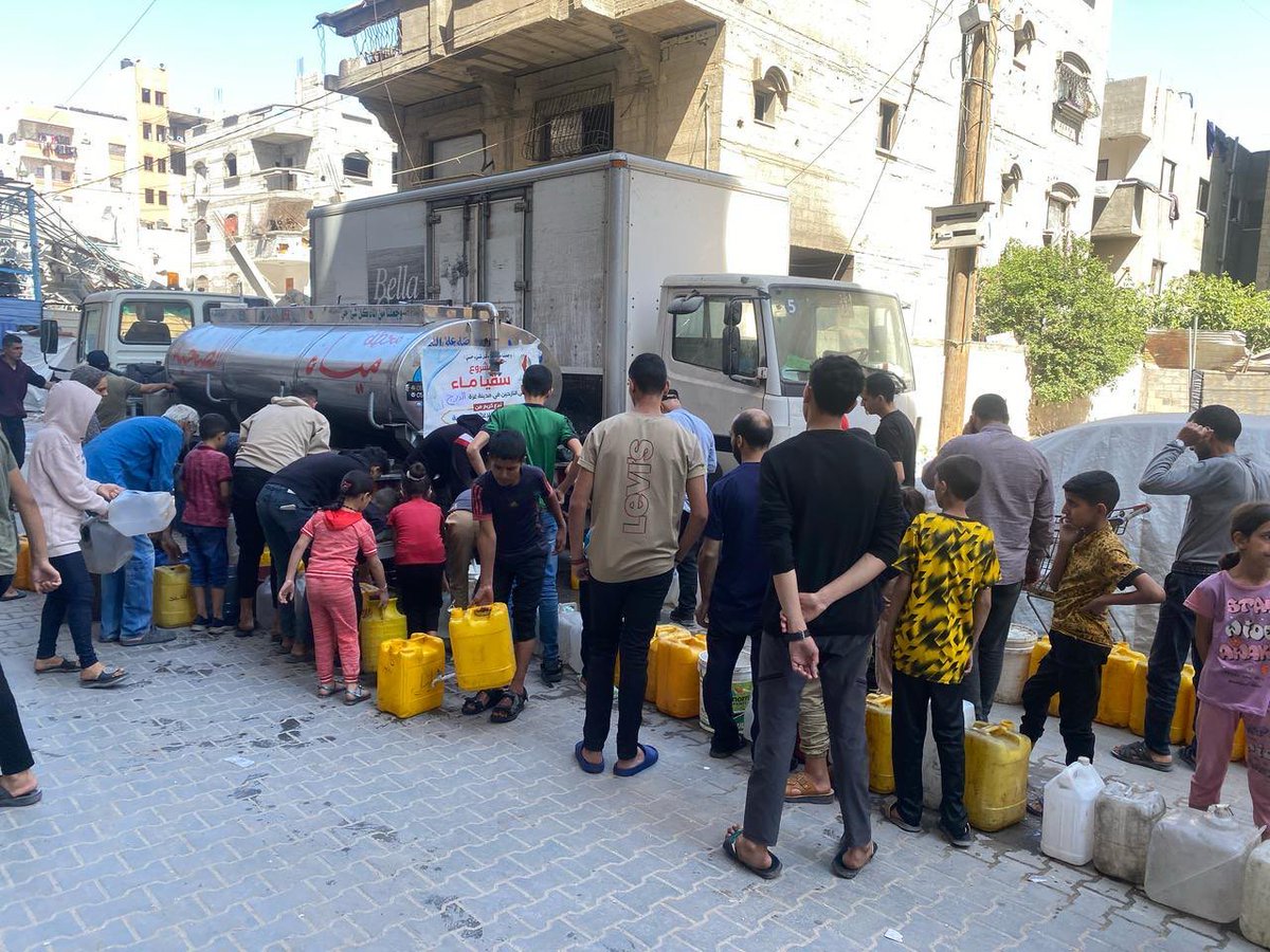sanadrelief's tweet photo. توزيع ماء شرب نظيف مفلتر على #النازحين بحي الدرج شمال #قطاع_غزة

للمساهمة والتبرع من خلال هذا الرابط:
https://t.co/0Vu5hhKwUD

من #مصر عبر فودافون كاش على الأرقام التالية:

01055669708
01055665128
01011570132
01011506955

مؤسسة سند للإغاثة
لمن لا سند لهم https://t.co/hhTov6j9U9
