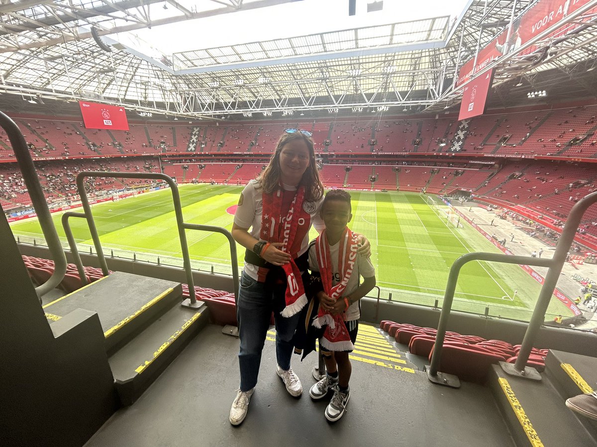 Daphne van Loo tweet media