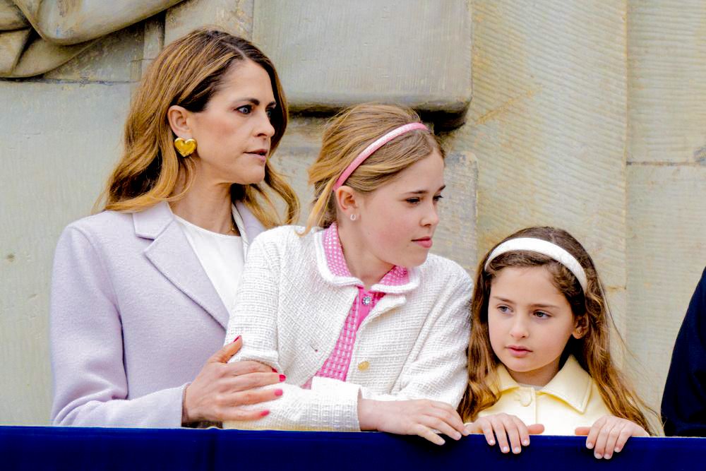 royalchildren_'s tweet photo. #PrincessMadeleine #PrincessLeonore and #PrincessAdrienne of Sweden attend King Carl XVI Gustaf of Sweden's 79th birthday celebrations, at the Royal Palace in Stockholm, Sweden 👑🎂 -April 30th 2025.
.
📷 : https://t.co/bI0gVPiNqR. https://t.co/zZr8tUCgZw