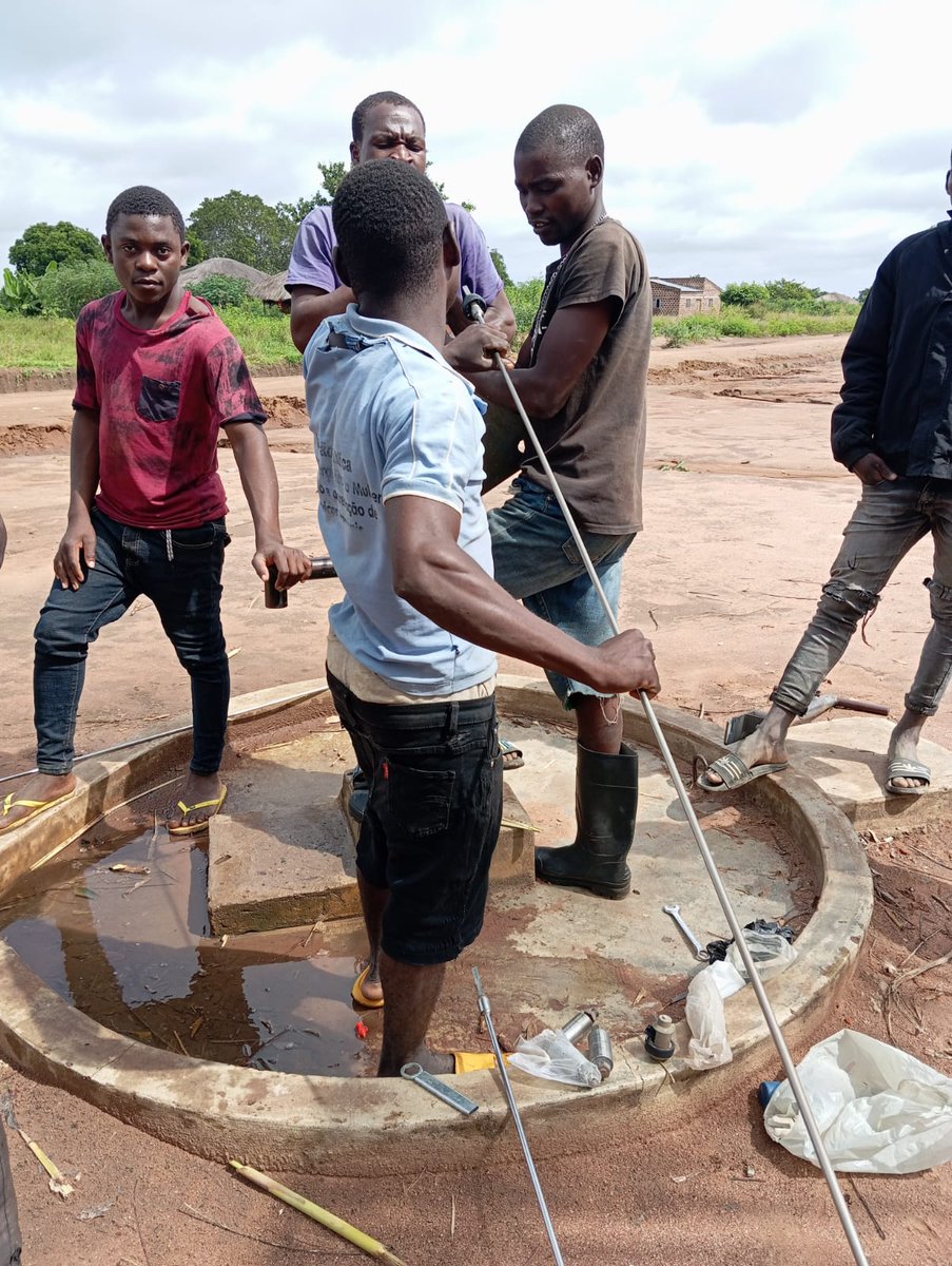 💧Com alegria celebramos a reabilitação da fontenária na Escola Primária Selemane, em Mocuba! A acção garante água potável a alunos e professores, promovendo saúde e educação de qualidade. <a href="/HumanaHPP/">Humana People to People</a>