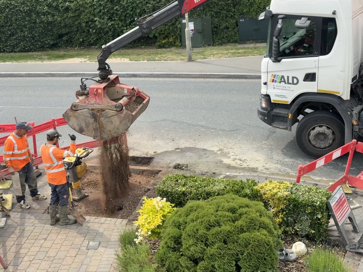 Two fine men from Essex &amp;Suffolk Water tirelessly repaired an underground leak  outside my house in a day. Top marks!