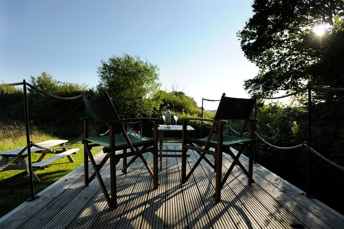 #WIN  A two-night stay in a romantic shepherd’s hut, with a wood-fired hot  tub, on the glorious Stock Gaylard estate in the #Dorset countryside,  worth £250
ENTER HERE: dorsetsomerset.muddystilettos.co.uk/reader-treats/…