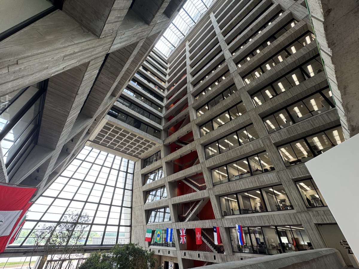 IppogOrg's tweet photo. Thank you to everyone who joined us for the 2025IPPOG Spring Meeting at #Fermilab! We’re especially grateful to our American colleagues for the incredible support and hospitality. A special shoutout to #QuarkNet for sharing an inspiring afternoon session with us! https://t.co/LkkqX1g0oZ