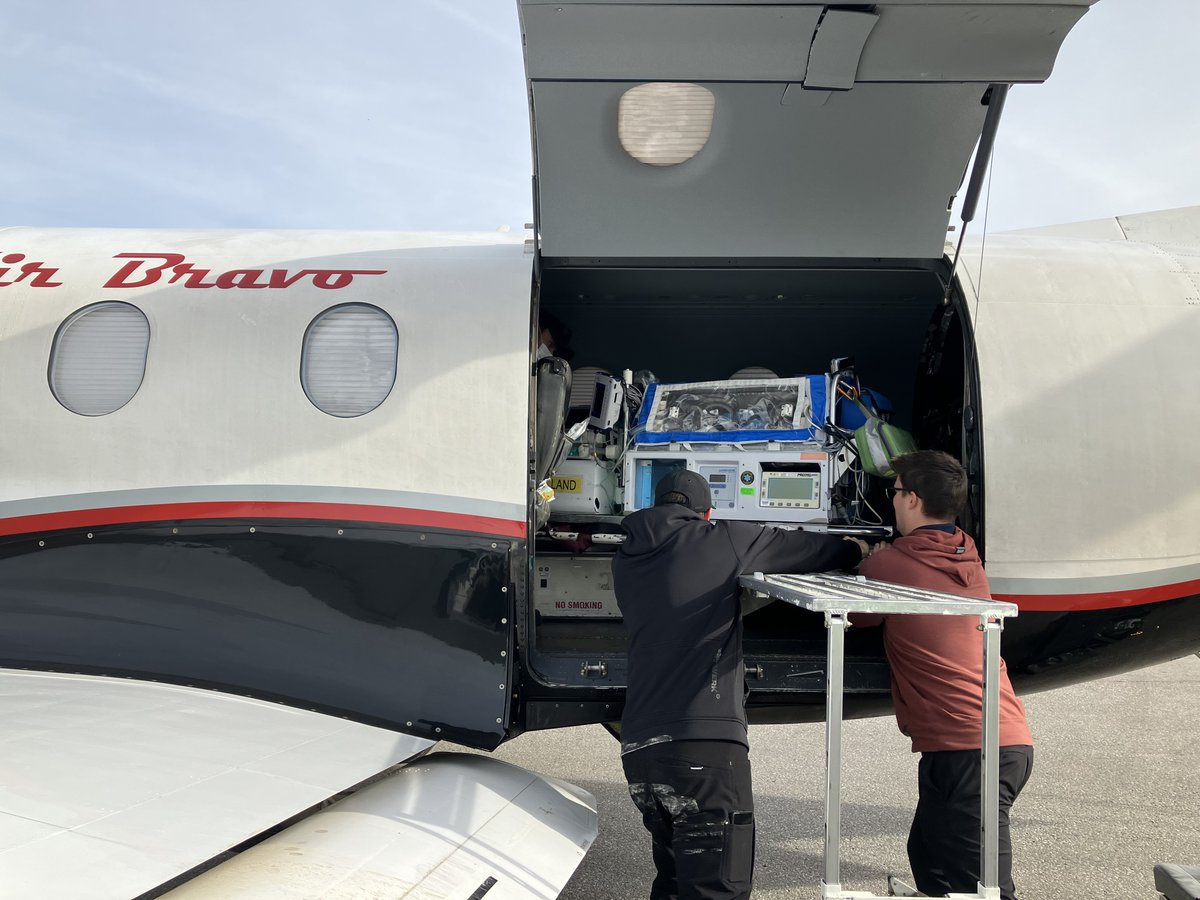 Ever wondered what the inside of a 'flying NICU' looks like? 🛩️

Heather brings life-saving care by air to babies born too far from specialized care.

Read her story and see the impact of your support:
➡️ sandraschmirler.org/en/heathers-st…
#ChampionsStartSmall