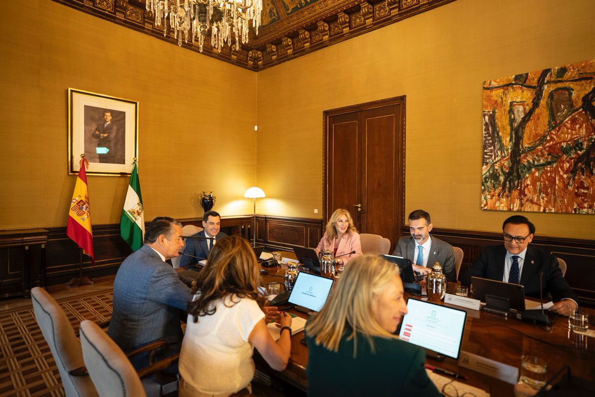 Consejería AgriPesca (@agriculturand) on Twitter photo El <a href="/AndaluciaJunta/">Junta de Andalucía</a> lanza ayudas por 55 millones a explotaciones afectadas por sequía, temporales y lengua azul.
Estas subvenciones excepcionales para agricultores y ganaderos se enmarcan en la 'Medida 23' del Programa de Desarrollo Rural.
👉juntadeandalucia.es/presidencia/po… El <a href="/AndaluciaJunta/">Junta de Andalucía</a> lanza ayudas por 55 millones a explotaciones afectadas por sequía, temporales y lengua azul.
Estas subvenciones excepcionales para agricultores y ganaderos se enmarcan en la 'Medida 23' del Programa de Desarrollo Rural.
👉juntadeandalucia.es/presidencia/po…