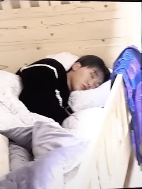 uribooslatte's tweet photo. nothing really changed seungkwan is still smol and eepy 😞🤏 https://t.co/S19RyNlCSG