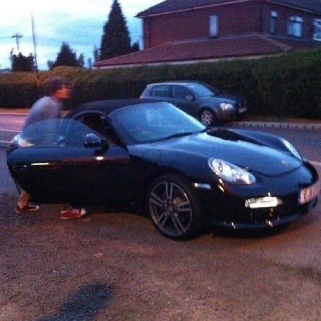 louis tomlinson’s first car appreciation tweet