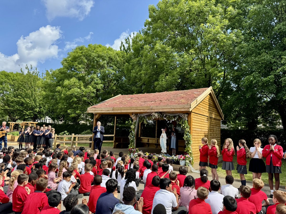 Stpcardiff's tweet photo. Well done to our fantastic Chaplaincy Senedd group for leading todayโs beautiful May Procession in honour of Mary, Mother of Jesus. A special moment of reflection and faith for our school community. #CatholicLife #MayProcession #PupilVoice https://t.co/I3ghFpjDil