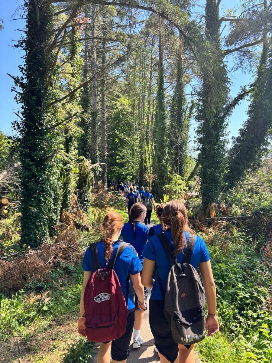 More pics from the TY students’ hike for the Gaisce Award #aplacetobelong <a href="/CeistTrust/">CEIST</a>