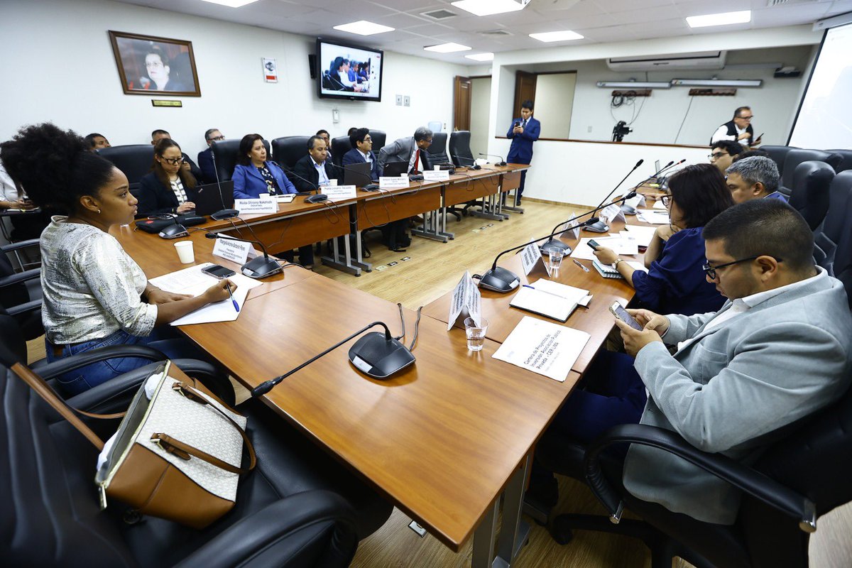 EspecialPro's tweet image. En la sesión de la Comisión @EspecialPro, recibimos a los funcionarios de @MineduPeru, @proniedperu y @ProInversionPe, quienes expusieron sobre el Estado Situacional del paquete de Instituciones Educativas en proceso de modernización bajo la modalidad de APP.