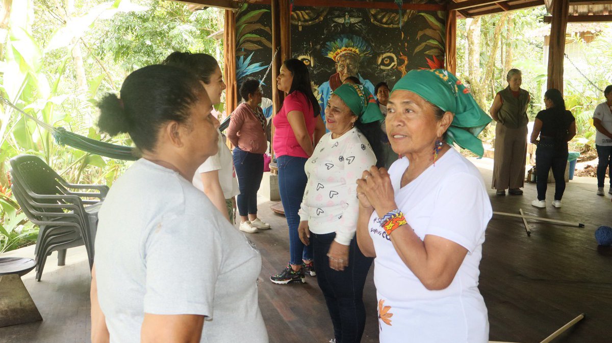 ARN Colombia (@arncolombia) on Twitter photo Desde la <a href="/ARNColombia/">Agencia para la Reincorporación y la Normalización</a> acompañamos en #Putumayo el cierre de la escuela política para mujeres.👩🏽👩🏻🦱 Fue una jornada de sanación y autocuidado, donde hablaron de los dolores y las consecuencias del conflicto armado.💪 Desde la <a href="/ARNColombia/">Agencia para la Reincorporación y la Normalización</a> acompañamos en #Putumayo el cierre de la escuela política para mujeres.👩🏽👩🏻🦱 Fue una jornada de sanación y autocuidado, donde hablaron de los dolores y las consecuencias del conflicto armado.💪
