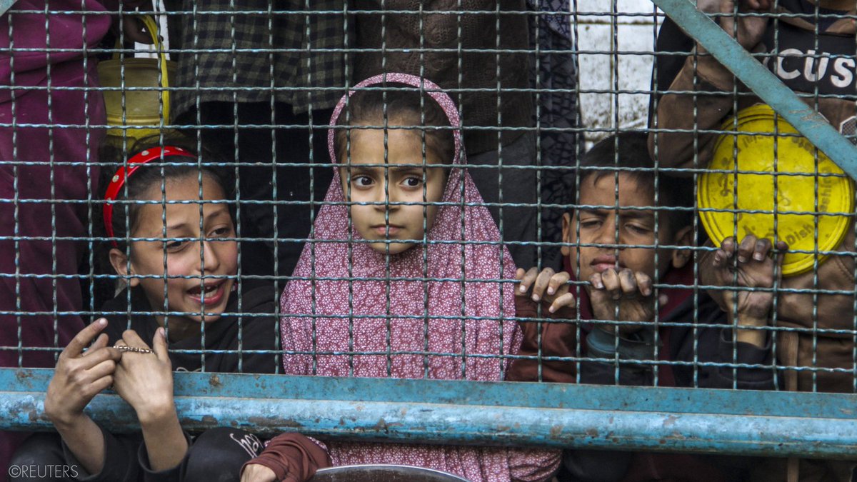 #Gaza: UN Child Rights Committee #CRC condemns mass starvation of children amid aid blockades. CRC urges #Israel to stop killing children in Gaza, &amp; int'l community to pressure Israel to allow immediate and unrestricted access for food &amp; medical supplies.

ohchr.org/en/press-relea…