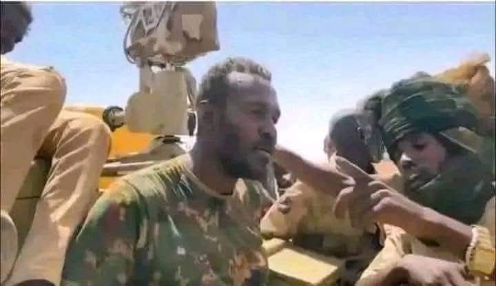 ان كنت حيا سلاما عليك وفك الله اسرك  وان كنت شهيدا فقد مت بشرف في مواطن جزع الرجال ارهبت الأوباش وكلابهم الضالة بثباتك بإبتسامتك الساخرة وب عبارة (انا رائد اقول باع كيف)..
طبت حيا او ميتا