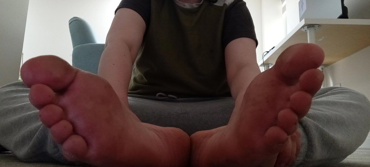 JaydenMcCa24869's tweet photo. Calm down, see feet #transfeet #tgirlfeet #feet #nonbinaryfeet https://t.co/4WRG2VBzop