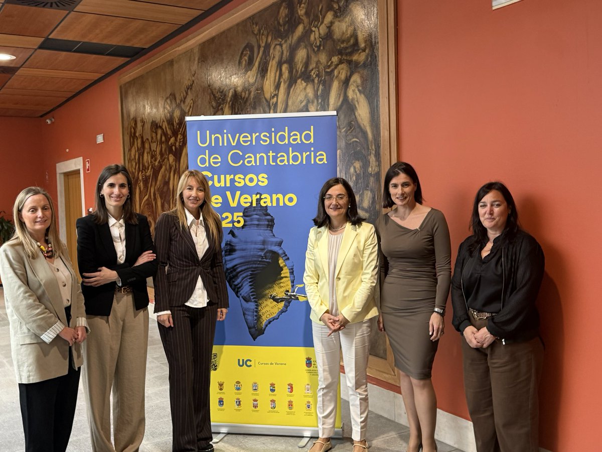 Hoy hemos presentado en rueda de prensa la imagen y programación de los Cursos de Verano de la UC 2025, que celebran su 40ª edición 🙌🏽.