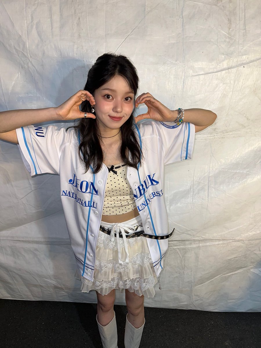 로시 대학 축제 여행기🐾
DAY4 전북대학교

2025 건지대동제 : JB&amp;U 전북대, 그리고 당신

#로시 #ROTHY