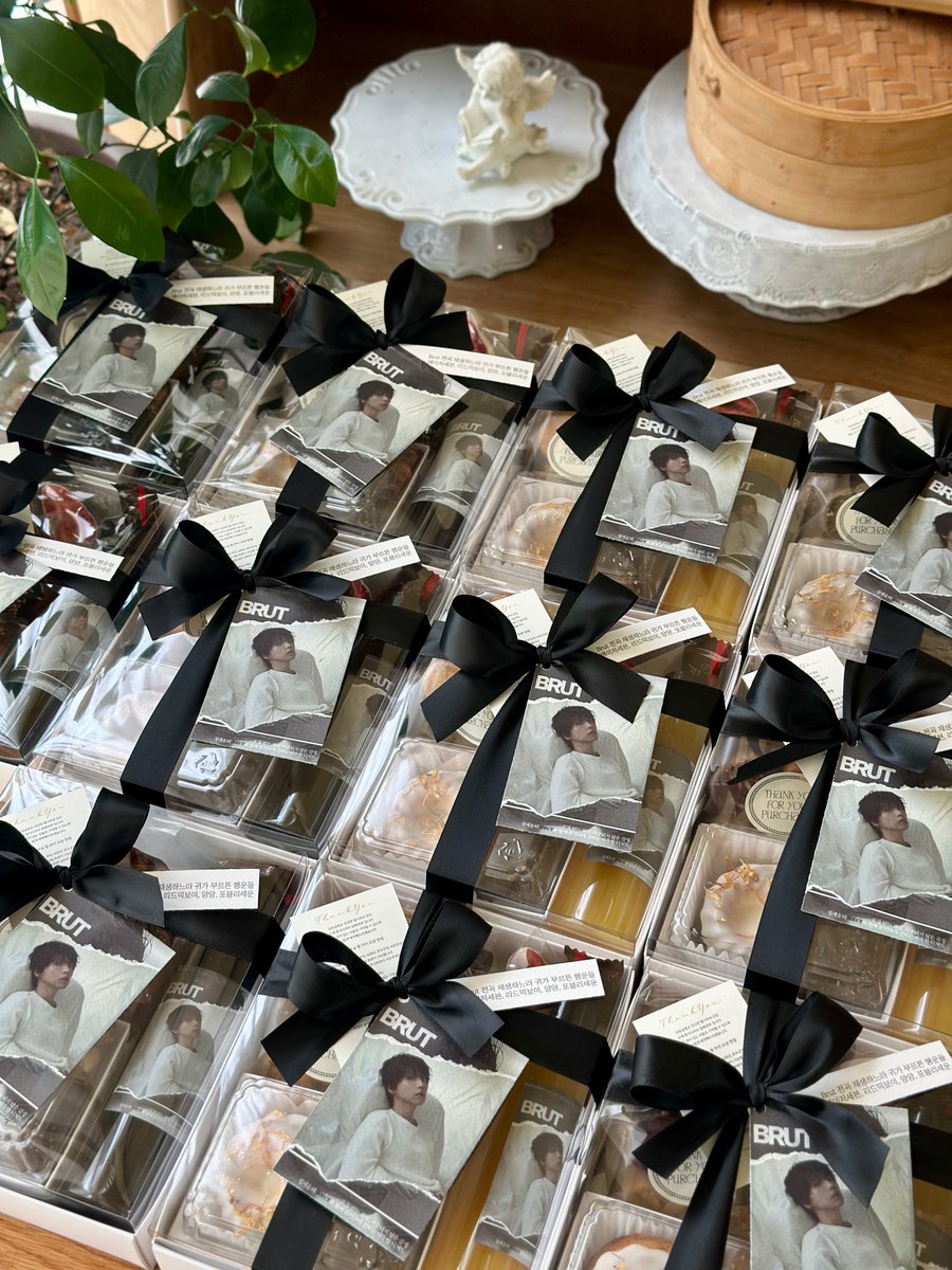 Major7sw's tweet photo. Brut하게 돌아온 세운이를 위해
준비한 몬키라 간식 서포트🧃🍪
노래로 마음 꽉 채워준 세운이에게
우린 간식으로 마음 전했어요🖤
#Brut_전곡_재생하느라_귀가_부르튼_행운들 #정세운 #JEONGSEWOON #Brut #goodbye https://t.co/ktB1OztR3B