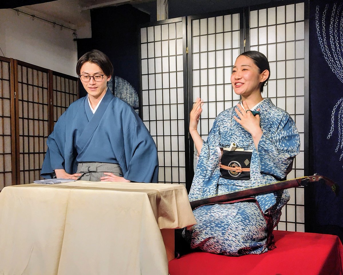 mitsuume's tweet image. 玉川き太さんが勉強会を行うと聞き、何かおもしろいものを見られるのではと期待して出かけました。
き太さんの筆による『イオンを照らす月明かり』はなかなかの傑作。人物が生き生きと描かれ、創作の才気を感じました。き太さんのキャラクターも良くて、また行きたいと思う良い会でした。