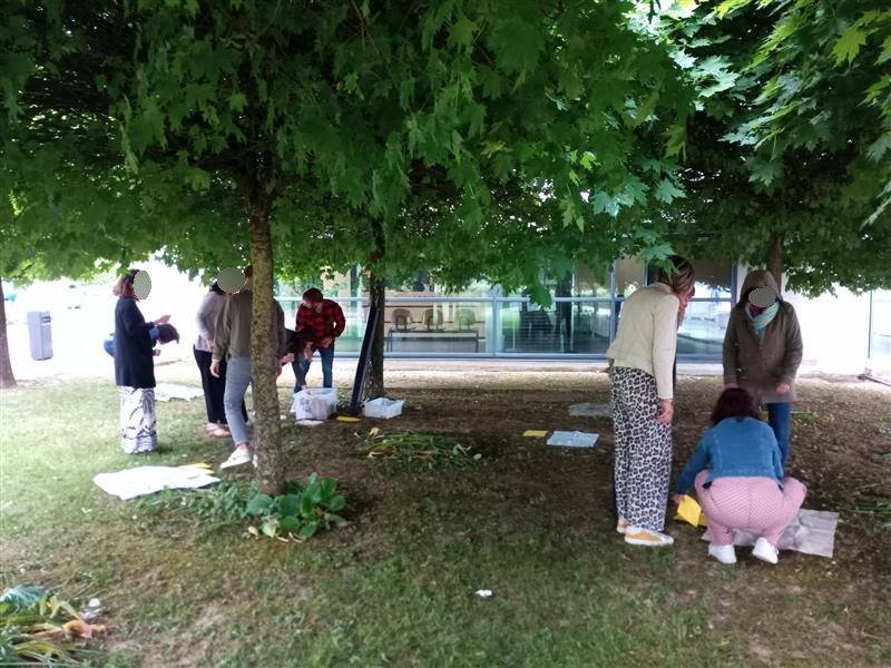 Réseau Canopé Centre-Val de Loire (@canope_dtcvl) on Twitter photo 🌿 Ce matin, 10 enseignants de la circo 1 de Chartres ont expérimenté la classe dehors 🍃
Une séance menée dans le cadre de leurs animations pédagogiques, à l’initiative de la <a href="/dsden28/">DSDEN d’Eure-et-Loir - Académie d’Orléans-Tours</a>.
Une matinée pour tester, s’inspirer et oser sortir en classe !
#ClasseDehors <a href="/ac_orleanstours/">Académie d'Orléans-Tours</a> 🌿 Ce matin, 10 enseignants de la circo 1 de Chartres ont expérimenté la classe dehors 🍃
Une séance menée dans le cadre de leurs animations pédagogiques, à l’initiative de la <a href="/dsden28/">DSDEN d’Eure-et-Loir - Académie d’Orléans-Tours</a>.
Une matinée pour tester, s’inspirer et oser sortir en classe !
#ClasseDehors <a href="/ac_orleanstours/">Académie d'Orléans-Tours</a>