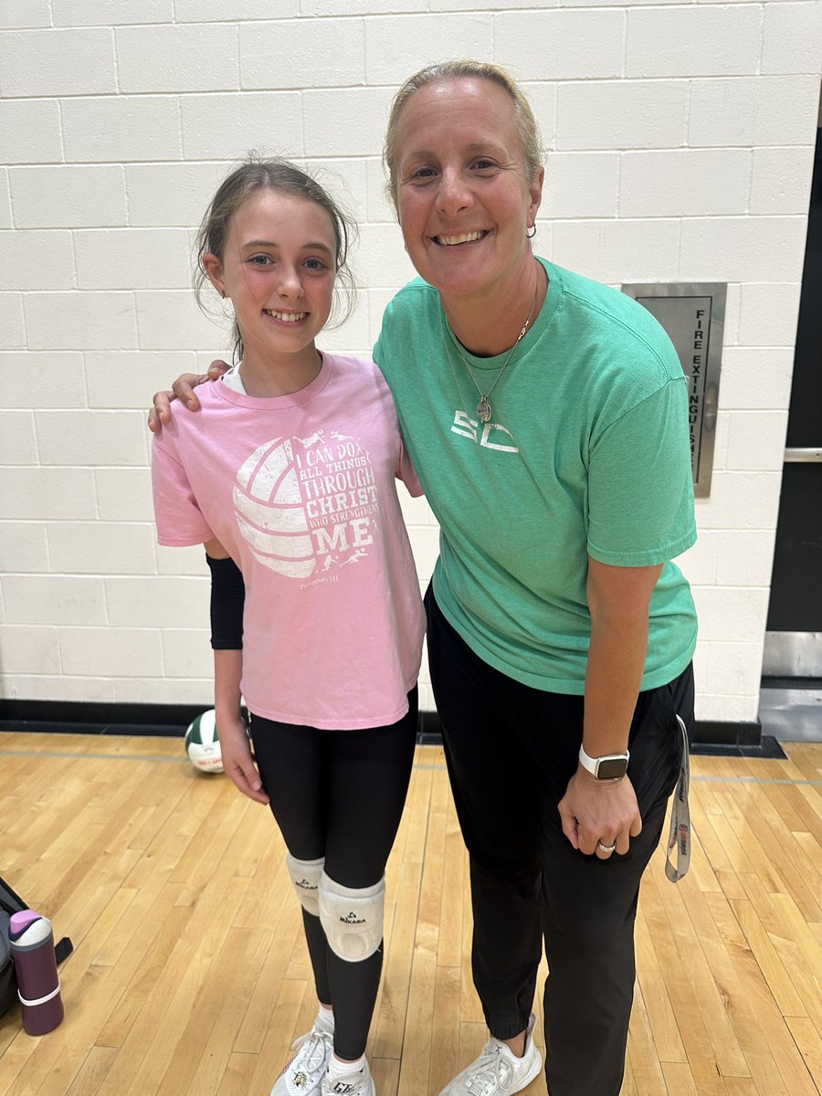 ChadEichenberg1's tweet image. Thanks to Coach Saunders and @SkuttCatholicVB for putting on a great setting camp. Emaleigh had a great time learning from some of the best!
馃彁馃挌鈿擄笍馃挌馃彁