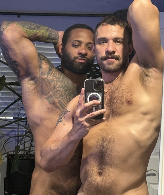 Watch ZOD BLAKK's leaked NSFW photo on TwXstars