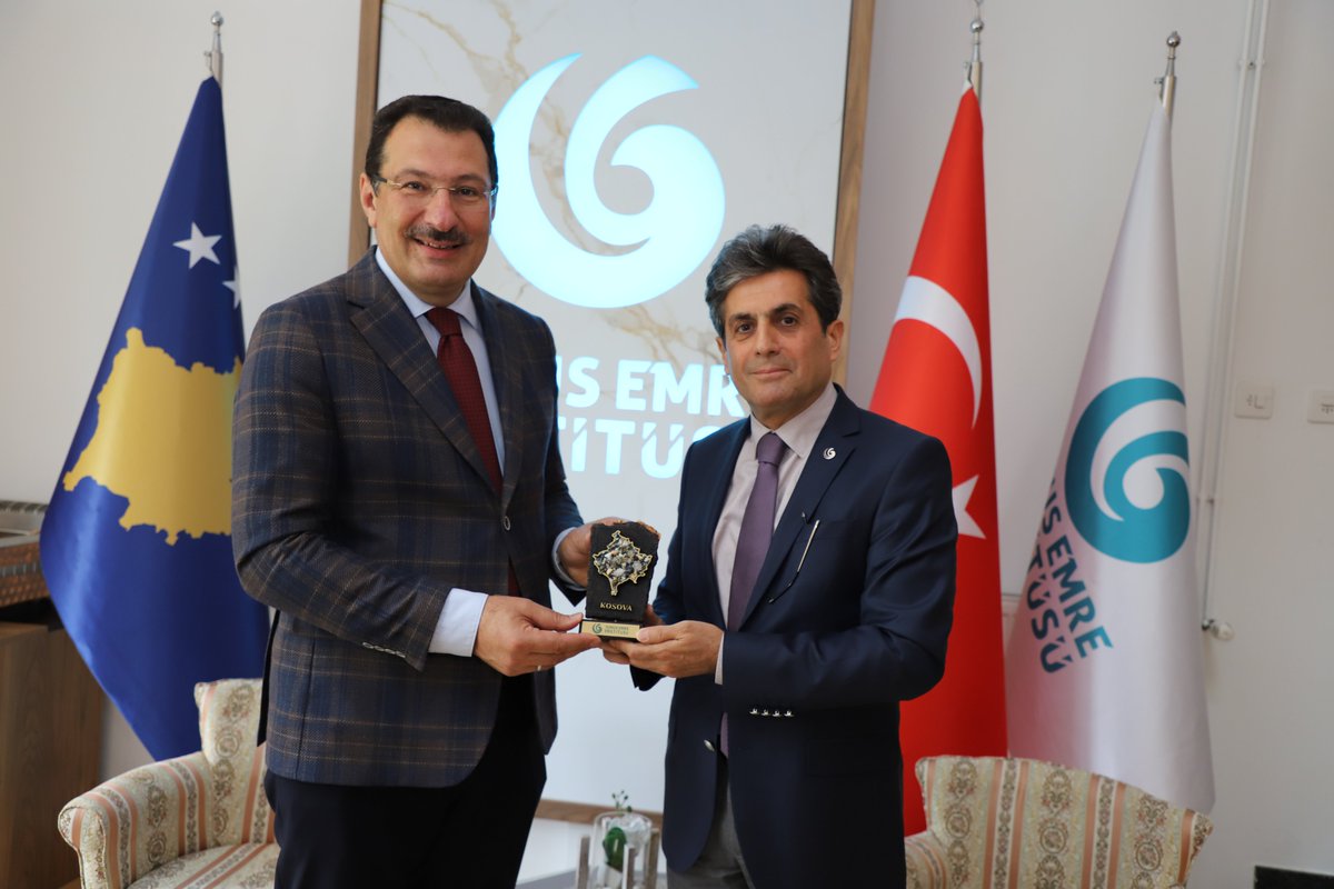 Yunus Emre Enstitüsü - Prishtinë (@yeeprishtine) on Twitter photo AK Parti Genel Başkan Yardımcısı Sayın <a href="/aliihsanyavuz54/">Ali İhsan YAVUZ</a>, Priştine Merkezimizi ziyaret etti. Ziyaret kapsamında kendisine Enstitümüzün kültür ve sanat faaliyetleri hakkında bilgi verildi. AK Parti Genel Başkan Yardımcısı Sayın <a href="/aliihsanyavuz54/">Ali İhsan YAVUZ</a>, Priştine Merkezimizi ziyaret etti. Ziyaret kapsamında kendisine Enstitümüzün kültür ve sanat faaliyetleri hakkında bilgi verildi.