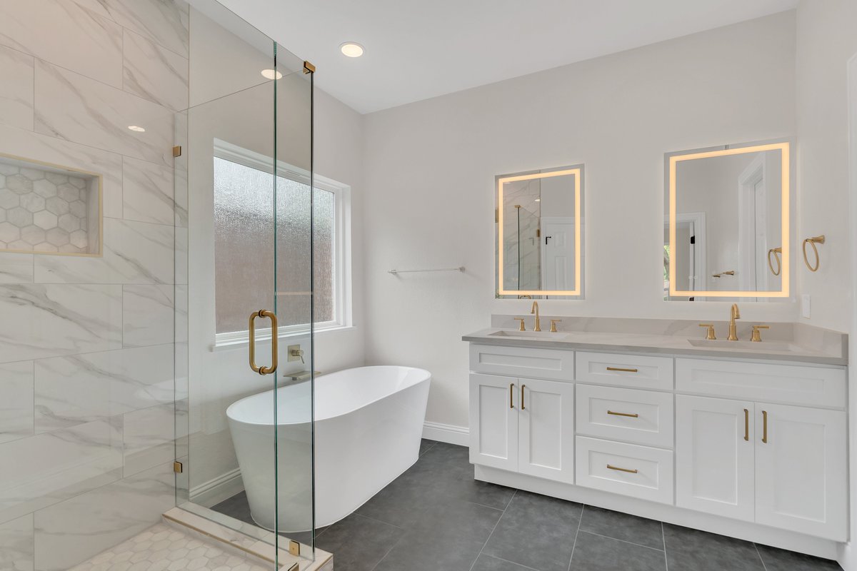 33 years old + full gut reno + six-figure budget = fresh, modern home ready for its next owner in Allen. Stay tuned! #HouseFlip #AllenTX #RealEstate