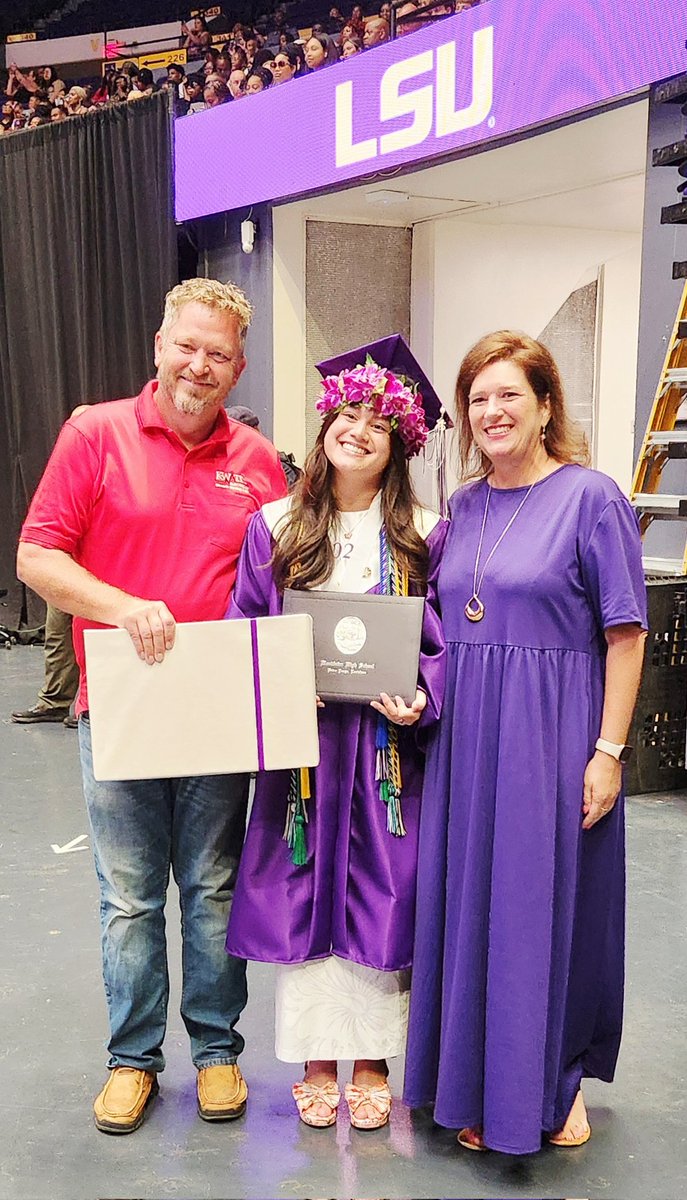 Congratulations to the Woodlawn High School Class of 2025!!