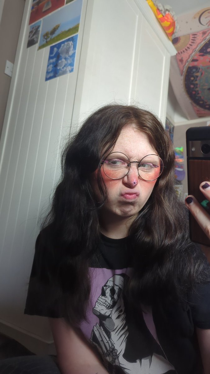 buzzybea_'s tweet photo. Makeup fun 💕💫 https://t.co/CTcmVKFQgk