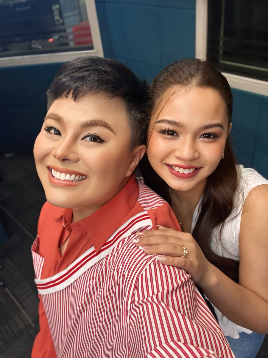 mor1019jhaiho's tweet photo. Thank you Kolette 💙🧡 See you tom sa 92.3 FM Radio Manila Ka Vibes! 💙🧡 https://t.co/uYFZUQMDYD