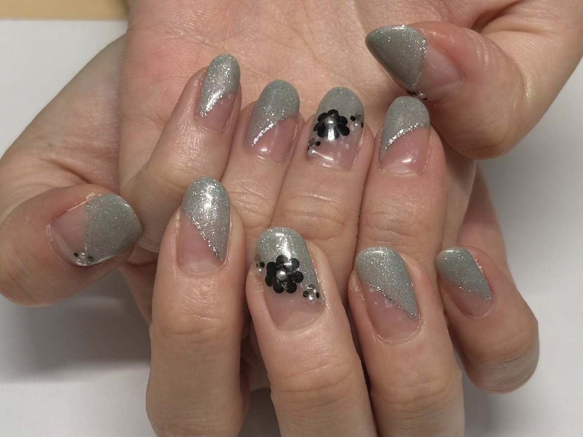 am_nail_mdr's tweet photo. 💅5月22日(木) 10:00 11:00～
           ✨ 1名様限定 ✨

📍 新宿駅から徒歩5分

 💸¥4,990▷▶︎✨️無料✨️

⚠️注意事項了承の上DMお願いします📩
必ず現在のお爪と写真と共にDMにてご連絡ください‼️
#ネイルモデル募集 #ネイルモデル #ネイルモデル募集中 #新宿 #テストモデル #ニュアンスネイル https://t.co/VIaVbRCZjN