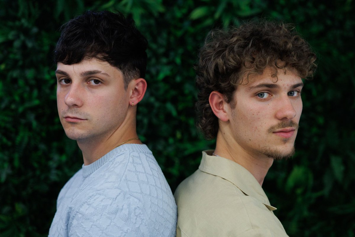 🎬 El domingo nos fuimos los Llinares Brothers con idea de apoyar al cine alicantino,y descubrimos una historia que mientras la estábamos viendo, nos iba haciéndonos vivir que las emociones hay que sentirlas.. CINE en mayúsculas David Valero 
#EnemigosLaPelicula #Cine #Alicante