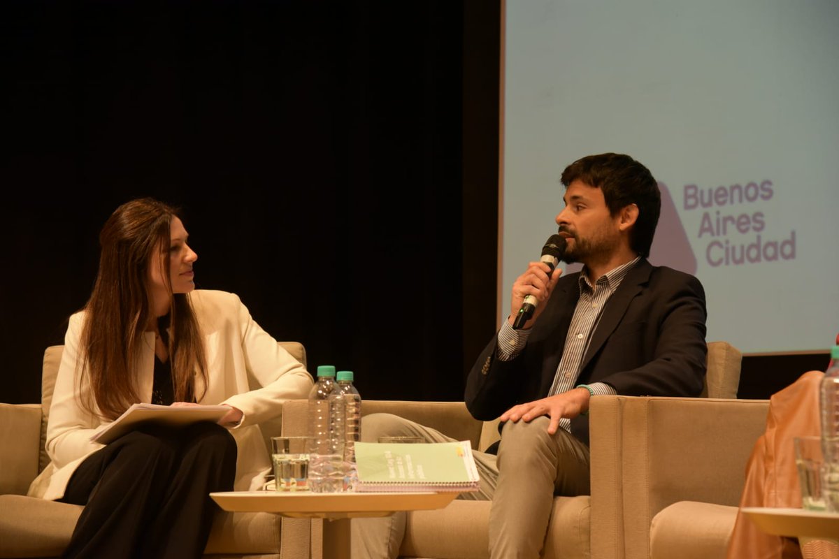 BAGobAbierto's tweet photo. 🗳️En el primer panel, Javier Tejerizo, Director General de Asuntos Políticos y Electorales de la Ciudad (@Elegiparticipar) y representante de uno de los compromisos del IV Plan de #GobiernoAbierto, aseguró: 👇 https://t.co/nqKrtNJtoI
