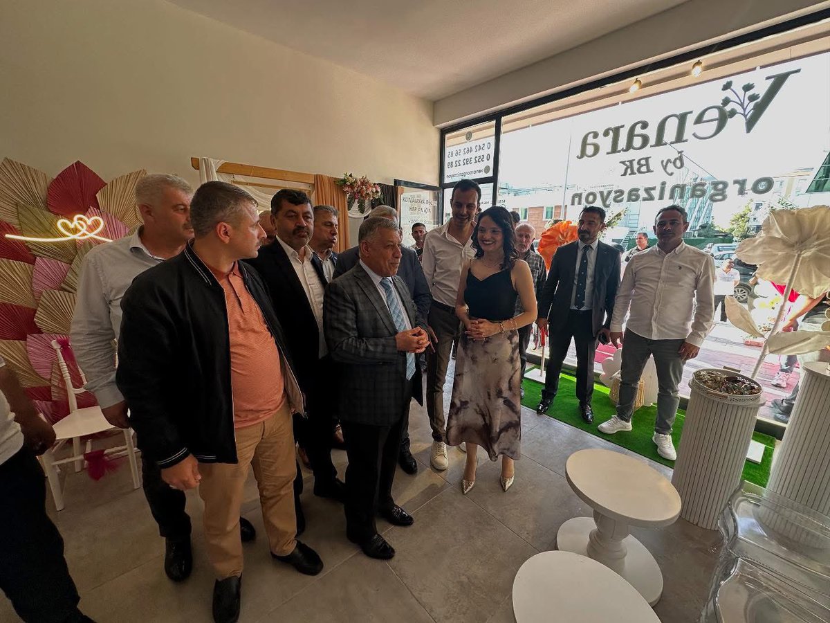 İlçe başkan yardımcımız Bünyamin Karacanın oğlu Burak karacanın yeni açmış olduğu Venara by BK organizasyon  işletmesinin açılışına katılım sağladık 
Burak kardeşimize açmış olduğu işletme hayırlı uğurlu olsun bol kazançlar dilerim.
<a href="/abuyukgumus/">Ahmet Büyükgümüş</a> 
<a href="/hakanaksu058/">Hakan AKSU 🇹🇷</a> 
<a href="/fmfedaioglu/">Fatih Muhaddis FEDAİOĞLU</a>