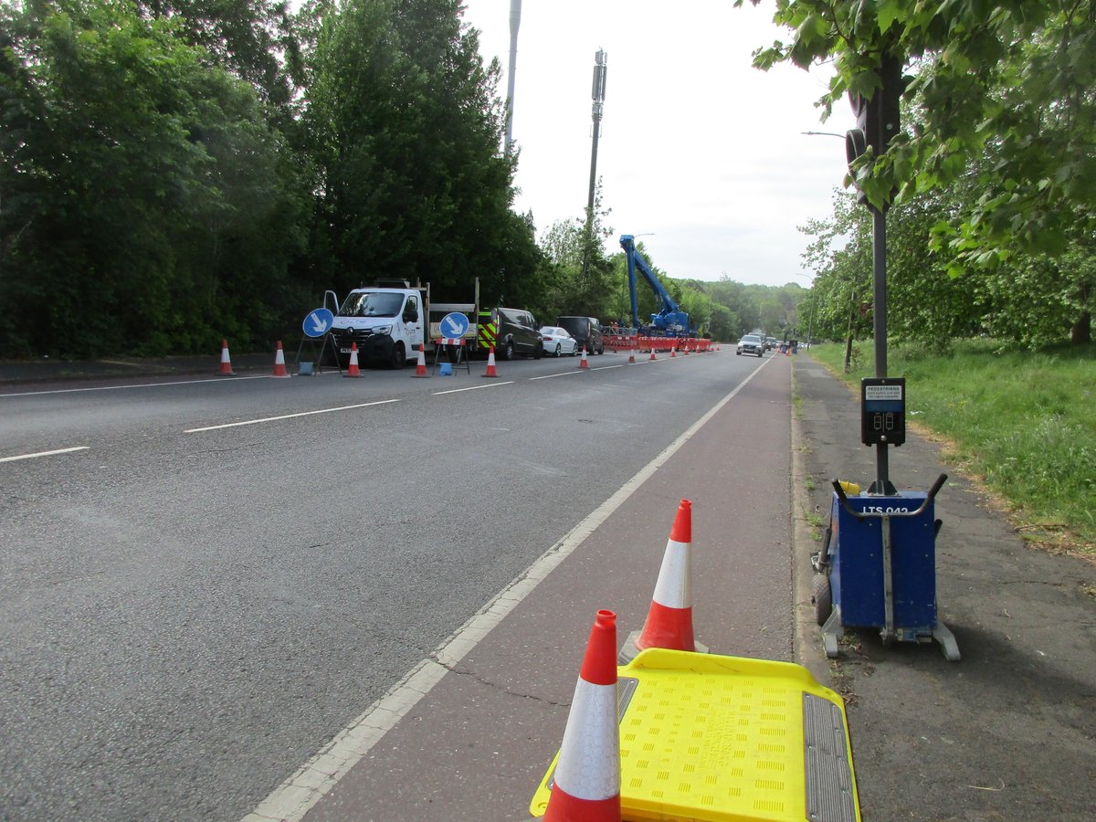 It's a hard life cycling back and forth to #Patcham as the frequent roadworks seem to have proliferated lately. These have now gone, but how many times does the 5G mast need attention? (Some good news in the next post.)