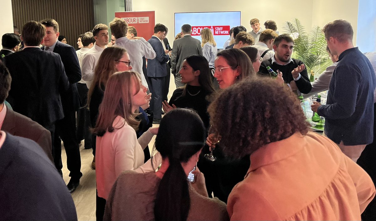 Busy night hosting the Labour staffers network in the iNHouse events space. Lots of great conversations with staffers working in the heart of Westminster. See you next time 🎉