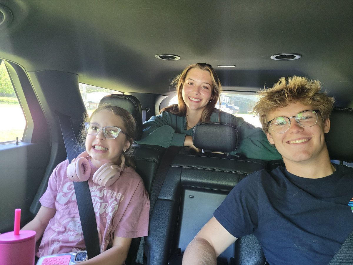 Here we go again! Murfreesboro bound for TSSAA State Track Meet. Run like a girl Savannah! <a href="/SavannahDarne10/">Savannah Darnell</a> <a href="/BlakeStClair/">Blake St.Clair</a> <a href="/ShawnWichert/">Shawn Wichert</a> <a href="/TDT_Sports/">Daily Times Sports</a> <a href="/5StarPreps/">5Star Preps</a> <a href="/WBHSGovernors/">William Blount</a> <a href="/sportspage865/">The Sports Page</a> <a href="/WBHSGovs/">WB Athletics</a>