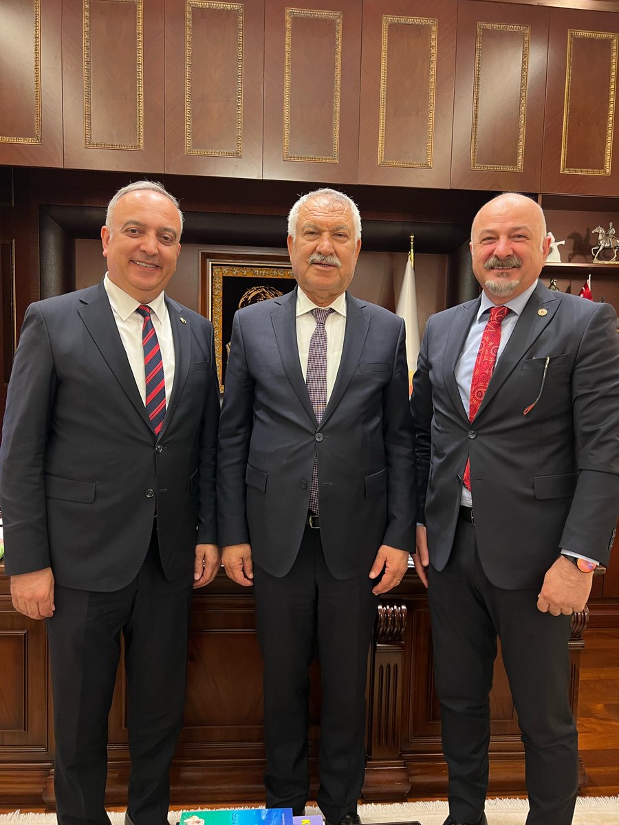 Belediye Başkanımız Ercan Orhan, Türkiye Belediyeler Birliği ve Adana Büyükşehir Belediye Başkanı Zeydan Karalar ile bir araya geldi.

Oldukça verimli geçen görüşmede, ilçemizin ihtiyaçlarını konuştuk, çözüm yollarını birlikte değerlendirdik. Zeydan Başkan, Borçka için çöp