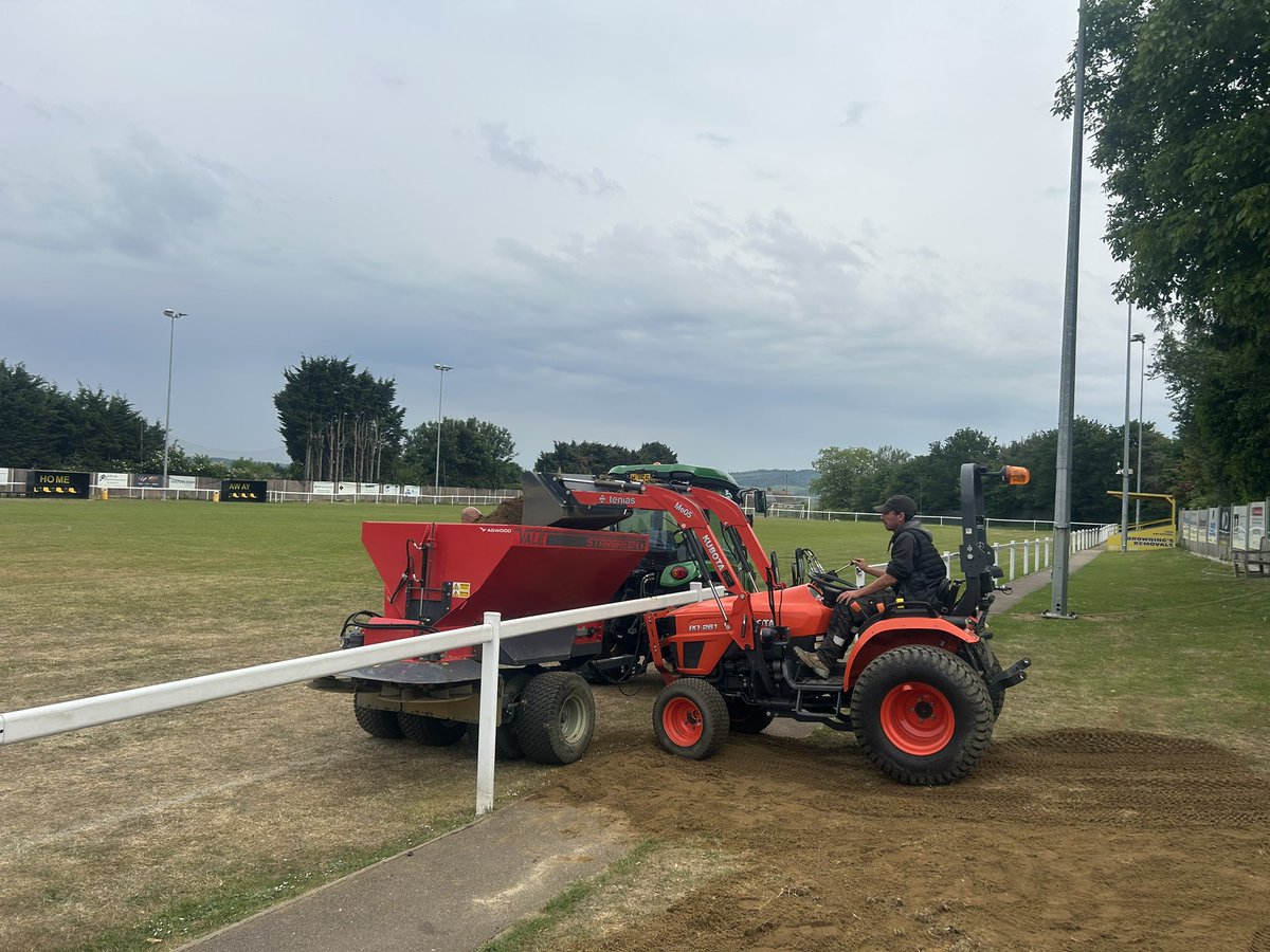 Getting the renovation underway <a href="/LNHFC1961/">Larkfield & New Hythe F.C.</a> today 🌱⚽️
